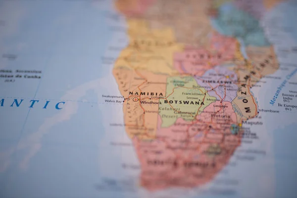 Namibia en un mapa colorido y borroso de África con sus principales rutas en rojo — Foto de Stock