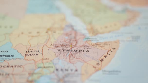 De Republiek Ethiopië op een kleurrijke en wazige Afrikaanse kaart — Stockvideo