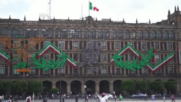 Het Secretariaat van het Milieu van Mexico City Building bedekt met Ornamenten — Stockvideo