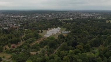 Ilıman Evi 'ne doğru uçan Burton ve Turner, 1862, Chiswick Arkaplanda.