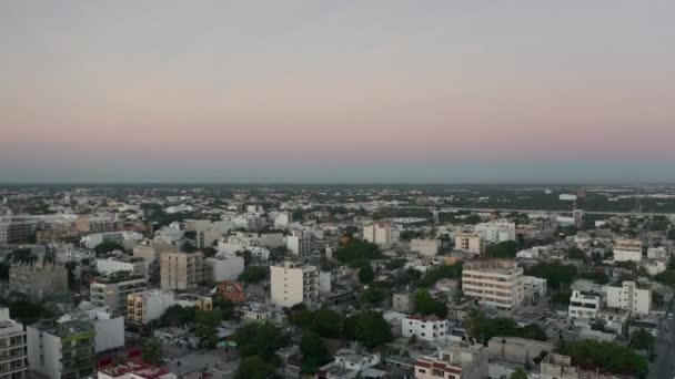 Ascending Scenic View of Resort Town στη Μεξικάνικη Καραϊβική στο Sunrise — Αρχείο Βίντεο