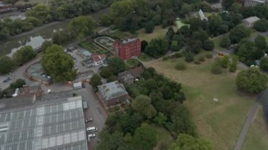 Kew Gardens 'daki Hollanda Sarayı' nın muhteşem manzarası James Wyatt, 1800 'lerin başında.