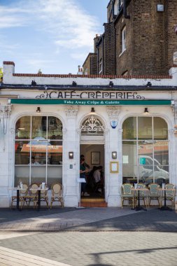 Kensington, Londra 'dan bir kafenin ön tarafında.