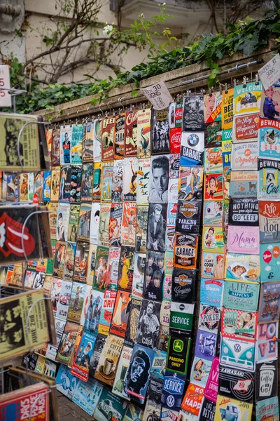 Souvenirs de musique à vendre dans une rue de Notting Hill — Photo