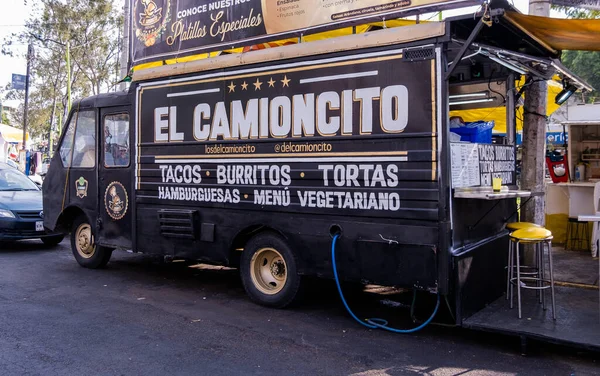 Black vegetarian food truck parked on the street — Stock Photo, Image