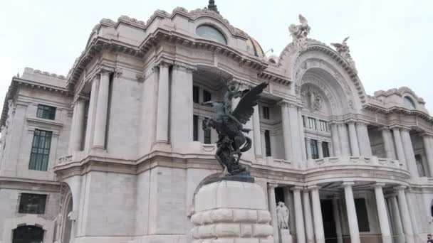 Palace of Fine Arts och pegasus staty från Mexico City — Stockvideo