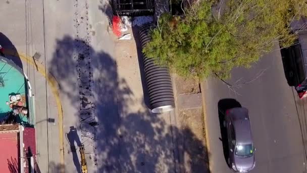 Αεροφωτογραφία μπουλντόζας σε δρόμο υπό κατασκευή — Αρχείο Βίντεο
