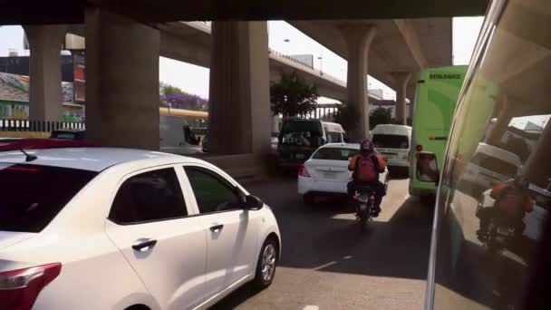 Langsamer Verkehr im Periferico von Mexiko-Stadt — Stockvideo