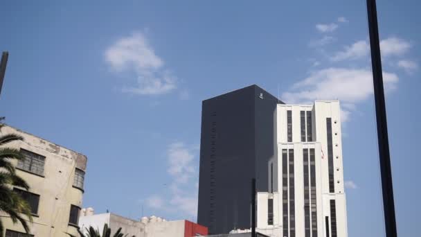 멕시코시티 의현 대식 건물 위의 푸른 하늘 — 비디오