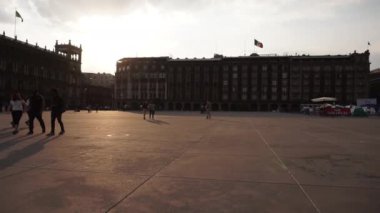Gün batımında Mexico City 'den Huzurlu Anayasa Meydanı