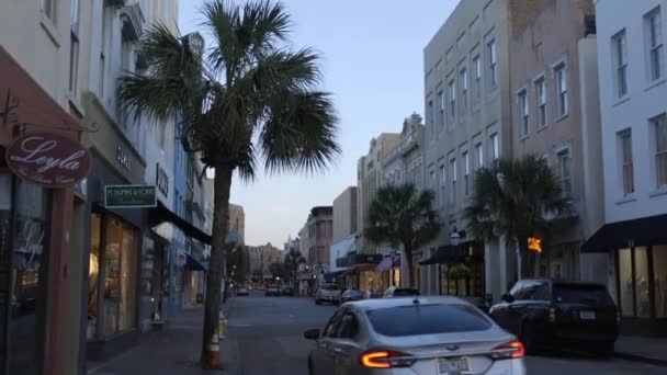 Clear γαλάζιο ουρανό πάνω από ήσυχο δρόμο από μια πόλη στη Φλόριντα — Αρχείο Βίντεο