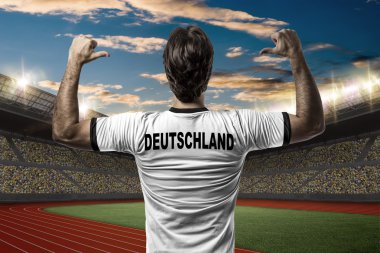 Altın madalya kutluyor atlet