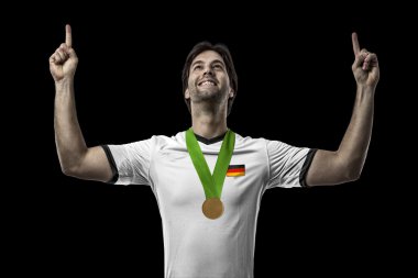 Altın madalya kutluyor atlet