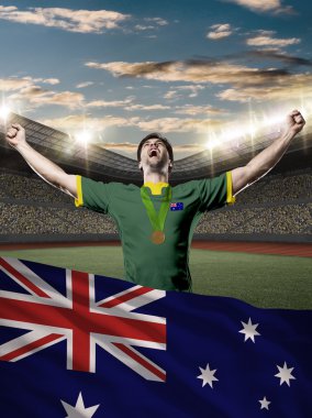 Altın madalya kutluyor atlet