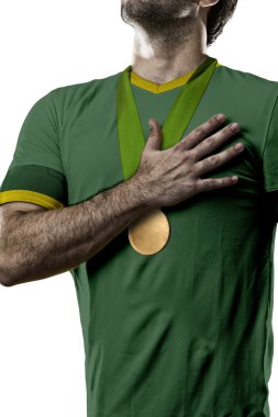 Altın madalya kutluyor atlet