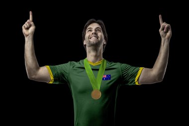 Altın madalya kutluyor atlet