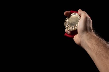 Siyah üzerine altın madalya, yazı için boş yüz, kazanmak için konsept ya da başarı.