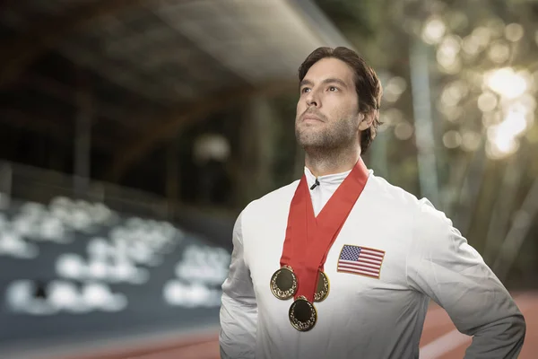 Atleta Americano Sesso Maschile Sorridente Dopo Aver Vinto Una Medaglia — Foto Stock