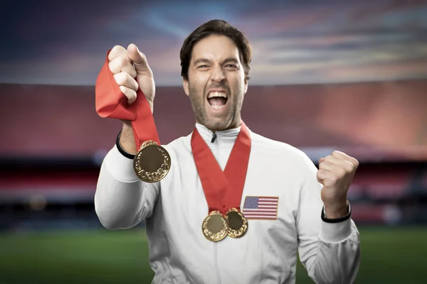 Athlète Américain Souriant Après Avoir Remporté Une Médaille Dans Stade — Photo