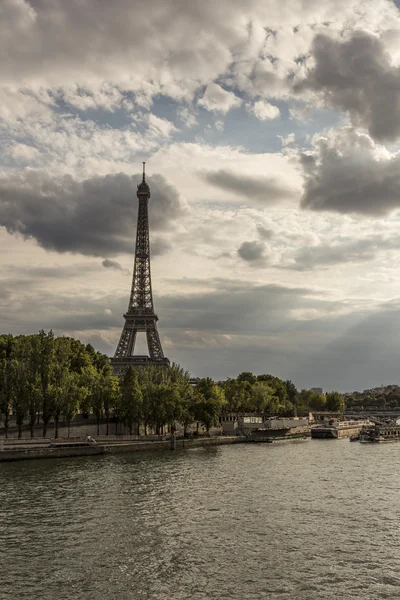 Eiffel tower at sunset. — Stock Photo, Image