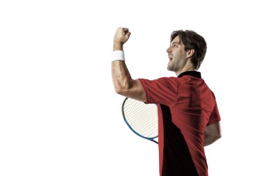 Kırmızı bir gömlek ile tenis oyuncusu.