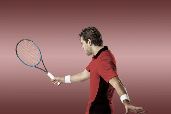 网球运动员穿一件红色的衬衫. — 图库照片