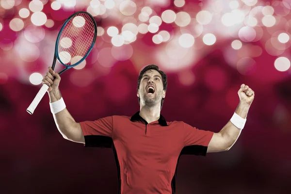 Giocatore di tennis con camicia rossa . — Foto Stock