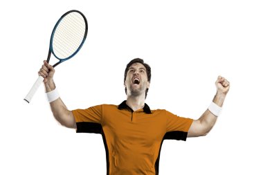 Tenisçi turuncu gömlek.