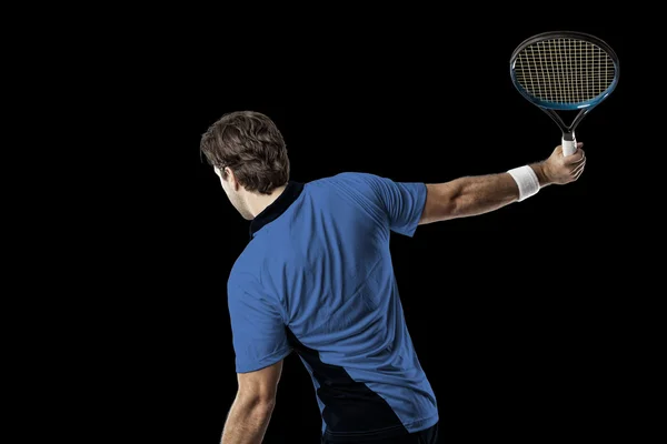 Joueur de tennis avec une chemise bleue . — Photo