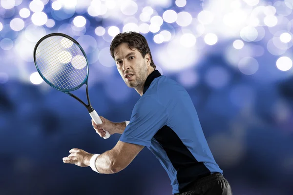 Giocatore di tennis con camicia blu . — Foto Stock