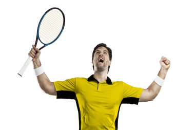 Sarı bir gömlek ile tenis oyuncusu