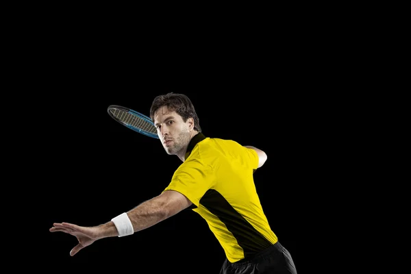 网球运动员穿一件黄色的衬衫 — 图库照片
