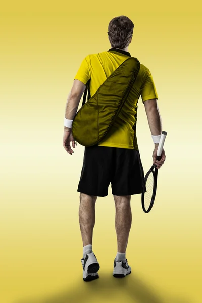 Тенісний гравець з жовтою сорочкою . — стокове фото