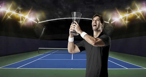 Jugador de tenis con camisa negra . — Foto de Stock