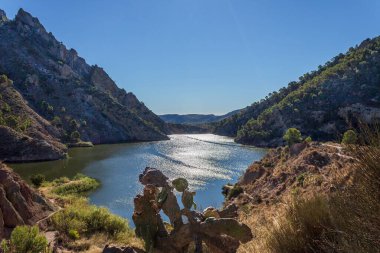 Gündoğumunda Tibi bataklığı, Alicante, İspanya.