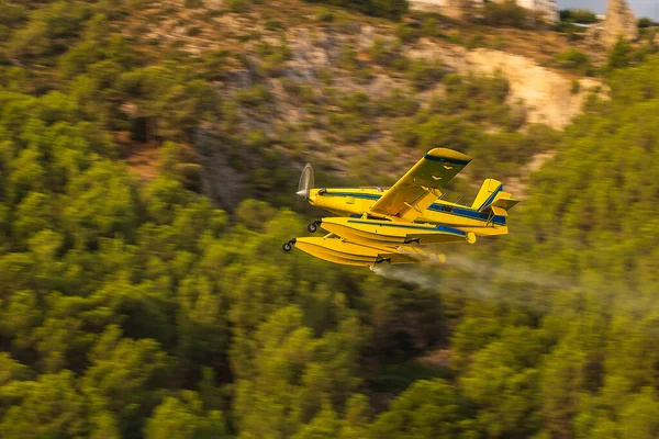 Літак Пожежників Злітає Наймілкішого Резервуара Аліканте Іспанія — стокове фото