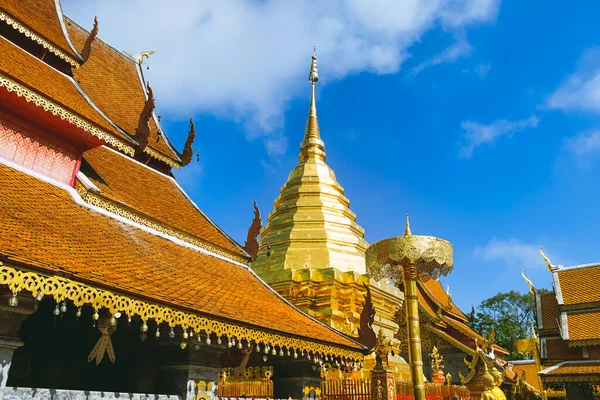 Dünyaca ünlü pagoda Phra Doi Suthep, Chiang Mai vilayetinde, Tayland.