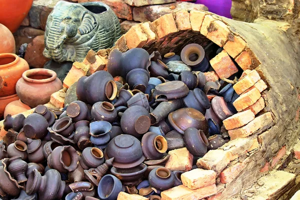 Artefactos de barro em ruínas — Fotografia de Stock