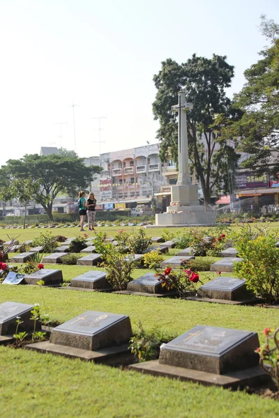 Kanchanaburi War Cemetery — Stock Photo, Image