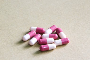 İnşaat - pembe kapsül