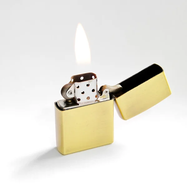 Isqueiro Zippo com Chama — Fotografia de Stock