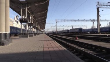 Tren istasyonunda boş platformu