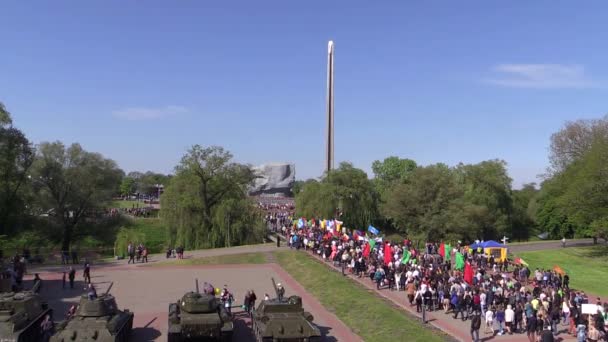 Desfile en el 70º Día de la Victoria en la Gran Guerra Patria el 9 de mayo en Brest . — Vídeo de stock