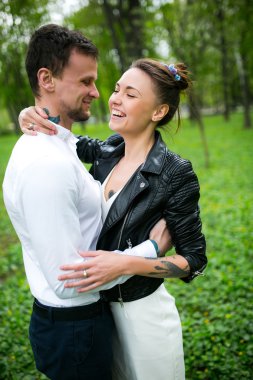 Aşık güzel bir çift.