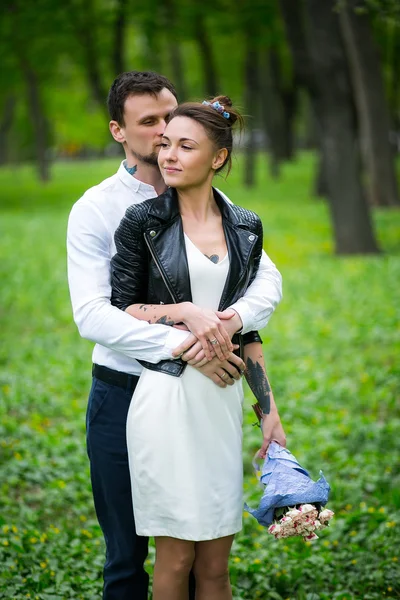 Beautiful young couple in love — Stock Photo, Image