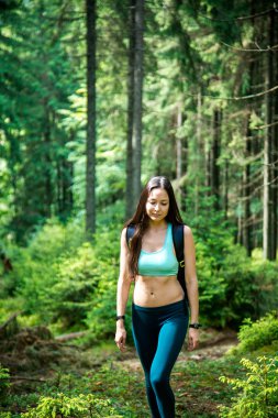 Genç güzel kız ile güzel bir vücut