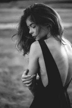 genç ve güzel kadın poz portresi