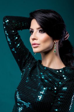 makyaj ile güzel kendine güvenen kız modeli