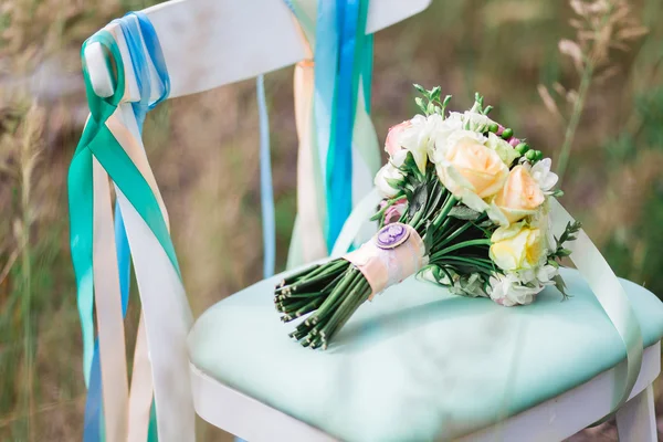 婚礼的花束，鲜花，玫瑰，美丽花束 — 图库照片
