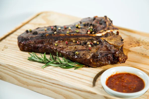 Schönes und leckeres Essen im Restaurant — Stockfoto